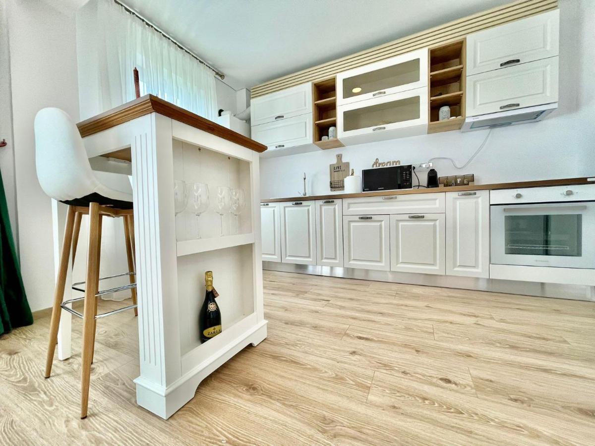 Residence Odaile #1 奥托佩尼 外观 照片